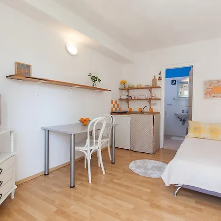 Apartament Meri *