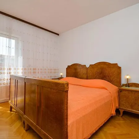 Apartament Meri *